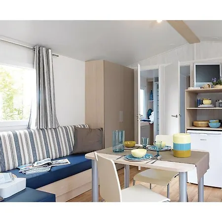 2 Bedroom Stunning In *